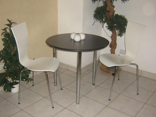 dreier_gruppe_wei�_stuhl_stuehle_vierfu�stuhl_vierfu�stuehle_chrom_gestell_alle_farben_2.jpg