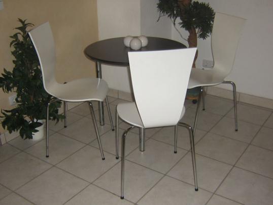 dreier_gruppe_wei�_stuhl_stuehle_vierfu�stuhl_vierfu�stuehle_chrom_gestell_alle_farben_1.jpg