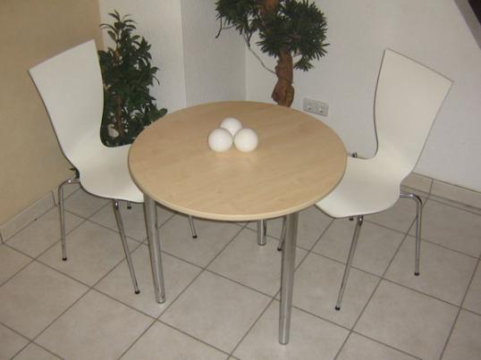 dreier_gruppe_wei�_stuhl_stuehle_vierfu�stuhl_vierfu�stuehle_chrom_gestell_alle_farben_3.jpg