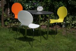 stuhl_vierfußstuehle_chrom_gestell_alle_farben_tisch_weiß_gelb_orange_1.jpg