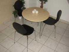 dreier_gruppe_schwarz_stuhl_stuehle_vierfu�stuhl_vierfu�stuehle_chrom_gestell_alle_farben_2.jpg