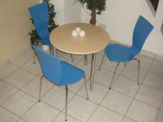 dreier_gruppe_blau_stuhl_stuehle_vierfu�stuhl_vierfu�stuehle_chrom_gestell_alle_farben_3.jpg