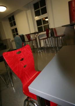 kantine_kantinenstuehle_(615).jpg