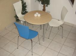 stuhl_stuehle_vierfußstuhl_vierfußstuehle_chrom_gestell_alle_farben_blau_weiß_3.jpg