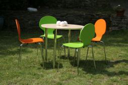 stuhl_vierfußstuehle_chrom_gestell_alle_farben_tisch_gruen_orange_1.jpg