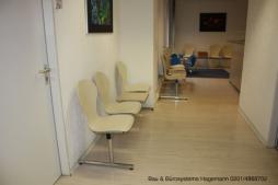 Traversenbaenke_wartezimmer_(5).jpg