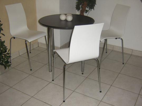 dreier_gruppe_wei�_stuhl_stuehle_vierfu�stuhl_vierfu�stuehle_chrom_gestell_alle_farben_5.jpg